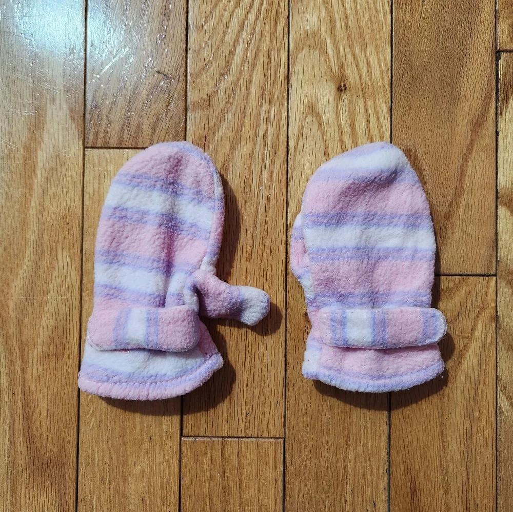 Baby girl mittens